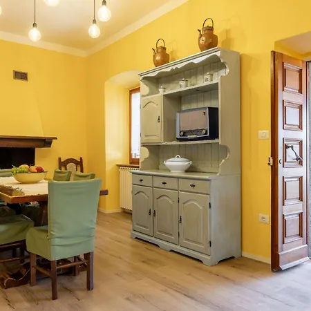 Casa vacanze Il Cipresso, Casa Dei Nonni, *